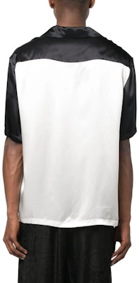 VERSACE SS23 Kemeja Lengan Pendek Cetakan Grafik Hitam 1009049-1A06451-5B000 Purchase VERSACE SS23 Kemeja Lengan Pendek Cetakan Grafik Hitam 1009049-1A06451-5B000