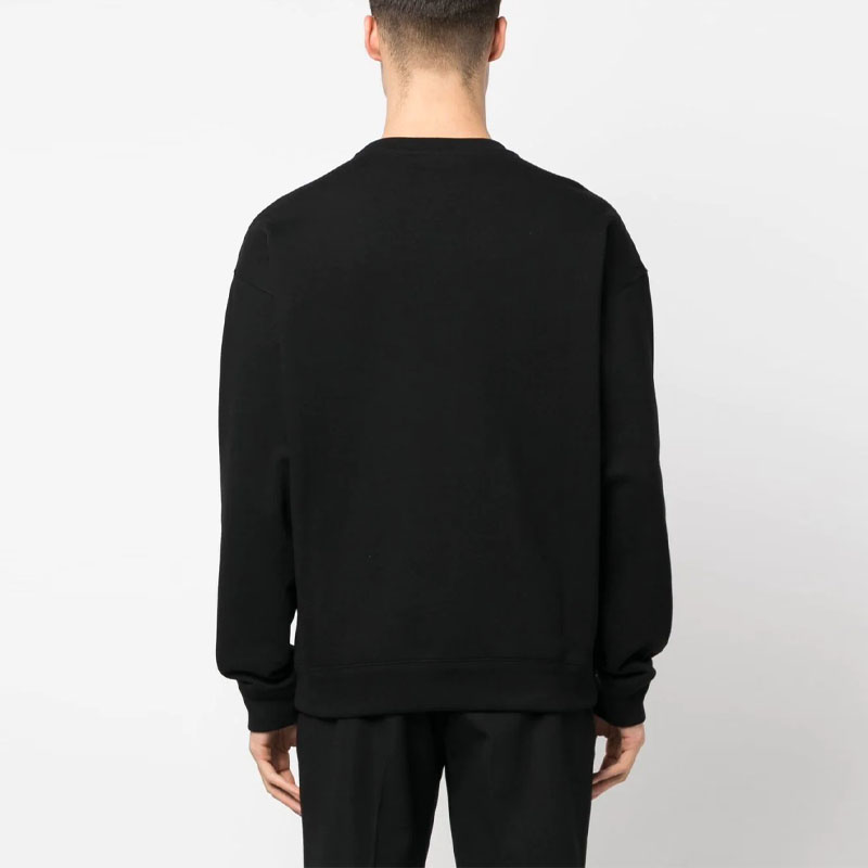 Shop ヴェルサーチ SS23 ブラック ロゴプリント プルオーバースウェットシャツ 1008535-1A06119-1B000