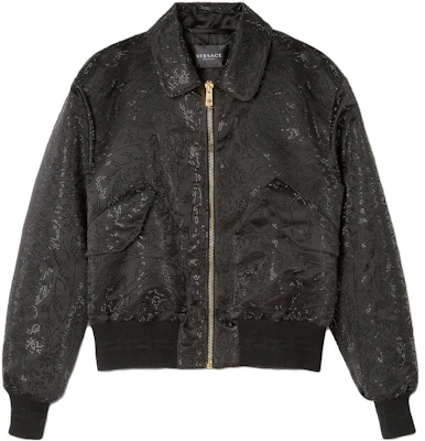 Versace SS23 Jaket Berkerah Pola Timbul Warna Hitam 1006936-1A04952-1B000 Buy Versace SS23 Jaket Berkerah Pola Timbul Warna Hitam 1006936-1A04952-1B000