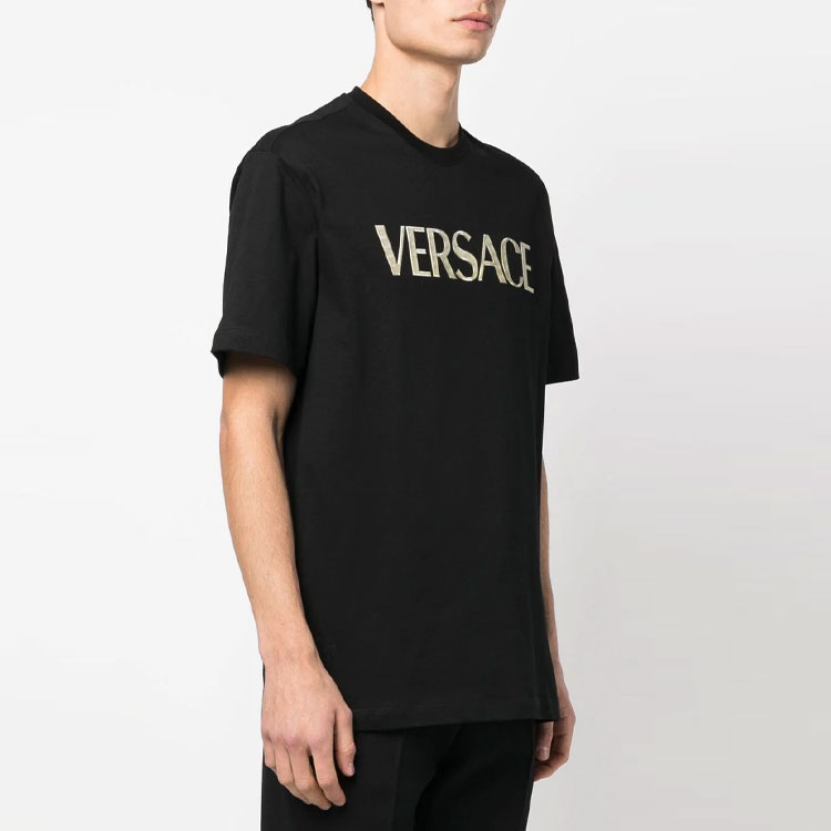 VERSACE SS23 Letter Logo Print Crewneck T-Shirt Black Mens. 1008466-1A06056-1B000 圖 5