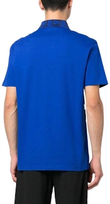 VERSACE SS23 Kaos Polo Lengan Pendek Pria Logo Print Biru A874021-A06199-2UI70 Shop VERSACE SS23 Kaos Polo Lengan Pendek Pria Logo Print Biru A874021-A06199-2UI70