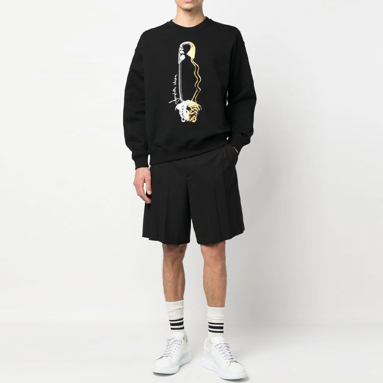 Lookbook VERSACE SS23 Safety Pin Print Crewneck Pullover Sweatshirt Black Men 1008676-1A06226-2B510