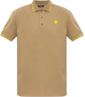 Order VERSACE SS24 米色標誌刺繡短袖拉鏈領上衣。 1013910-1A09860-1KD40