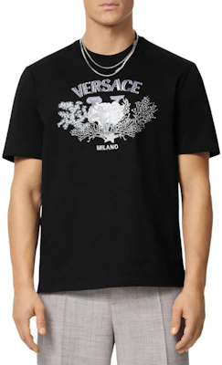 范思哲 SS24 黑色刺绣徽标设计圆领T恤. 1013302-1A11370-1B000 Lookbook 范思哲 SS24 黑色刺绣徽标设计圆领T恤. 1013302-1A11370-1B000