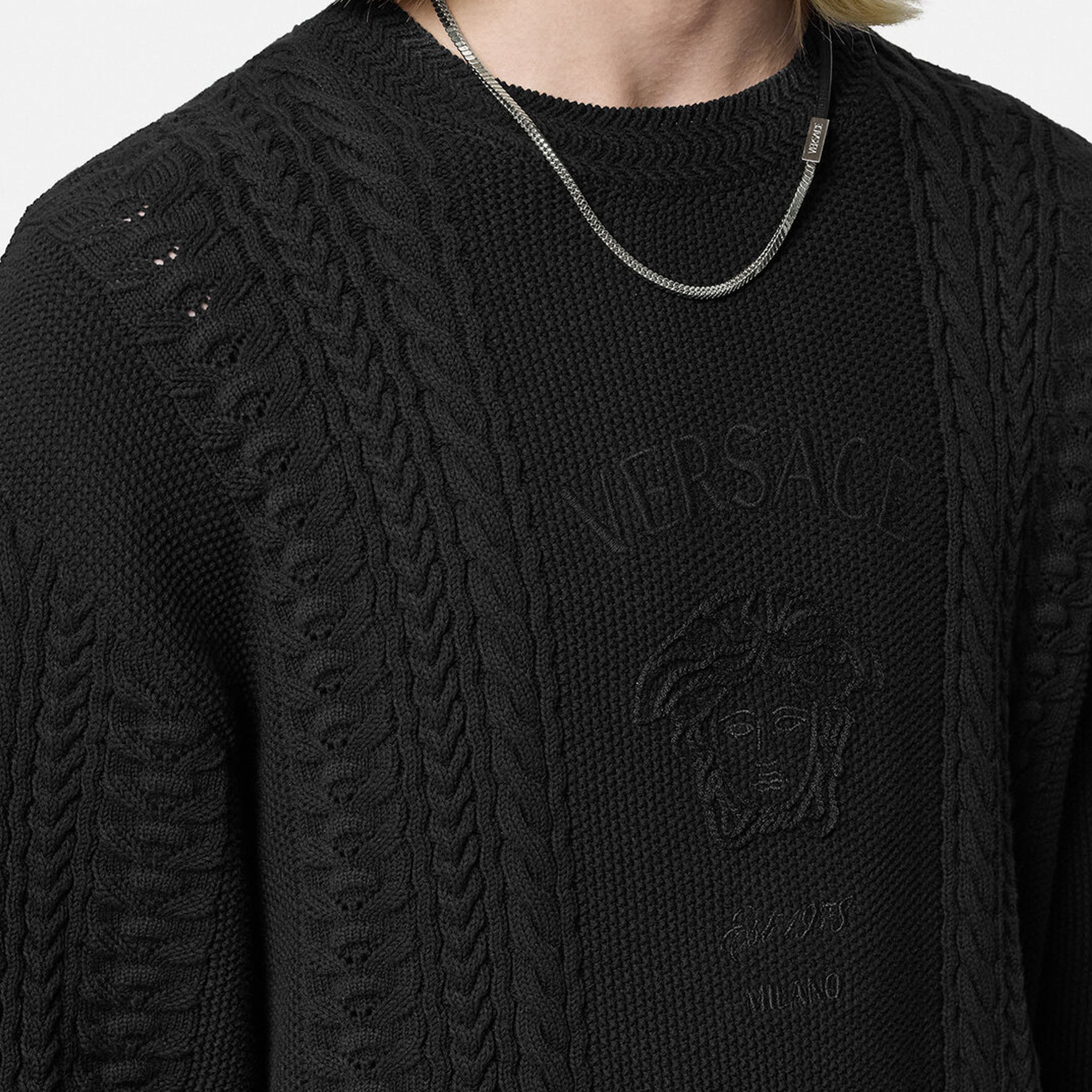 VERSACE SS24  Black Knit Sweater with Solid Logo Embroidery. 1015634-1A11003-1B000 圖 6