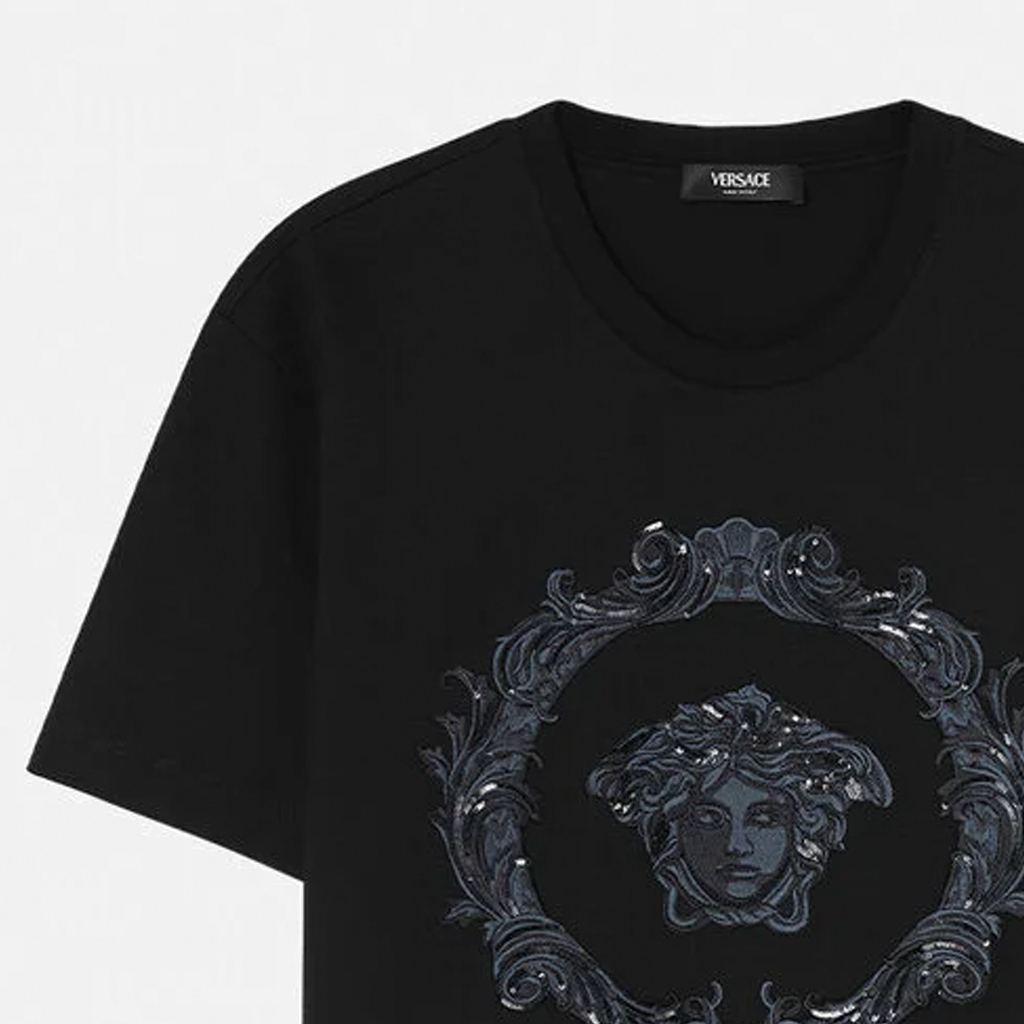 VERSACE SS24  Black Logo Graphic Print Crew Neck T-Shirt 1013944-1A10645-1B000 圖 7