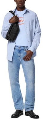 ヴェルサーチ SS24 ブルー ロゴ刺繍入り半袖Tシャツ 1011694-1A08584-1VD90 Purchase ヴェルサーチ SS24 ブルー ロゴ刺繍入り半袖Tシャツ 1011694-1A08584-1VD90