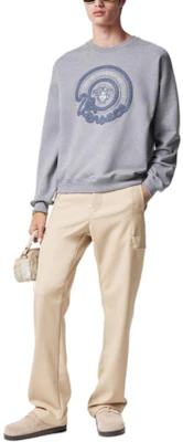 范思哲 SS24 灰色字母刺绣宽松圆领卫衣 1013969-1A09916-1E100 Lookbook 范思哲 SS24 灰色字母刺绣宽松圆领卫衣 1013969-1A09916-1E100