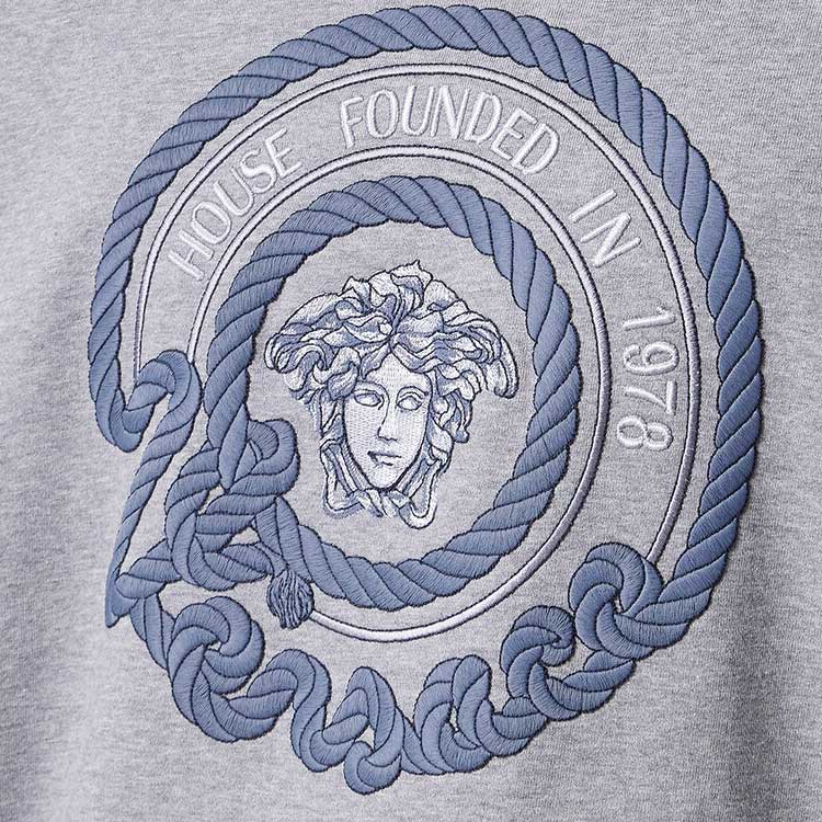VERSACE SS24  Grey Oversized Crewneck Sweatshirt with Letter Embroidery 1013969-1A09916-1E100 圖 6