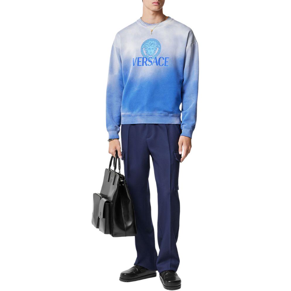 Lookbook Versace SS24 漸層標誌印花藍色長袖圓領衛衣 1013969-1A09921-1UI10