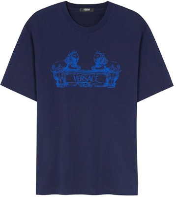 VERSACE SS24 Logo Print Navy Blue Casual Crewneck T-Shirt for Men. 1013302-1A09867-1UI20 Buy VERSACE SS24 Logo Print Navy Blue Casual Crewneck T-Shirt for Men. 1013302-1A09867-1UI20