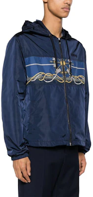 VERSACE SS24 Jaket Hooded Zip-Up Lelaki Navy Blue Letter Wheel Print Loose. 1013939-1A09842-5U170 Purchase VERSACE SS24 Jaket Hooded Zip-Up Lelaki Navy Blue Letter Wheel Print Loose. 1013939-1A09842-5U170