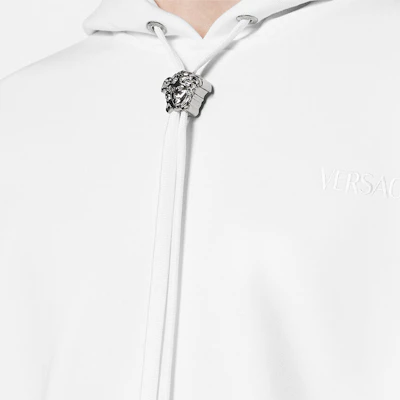 Versace SS24 Hoodie Pullover Solid Color Putih dengan Tali Serut. 1008661-1A06213-1W000 Details for Versace SS24 Hoodie Pullover Solid Color Putih dengan Tali Serut. 1008661-1A06213-1W000