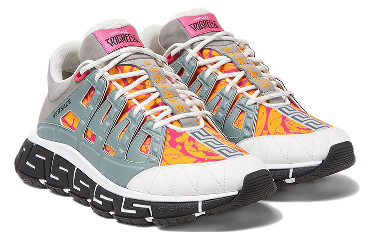 Lookbook Zapatillas Versace Trigreca 'Estampado Barroco - Pewter Magenta'. DSU8094-1A04983-6W660