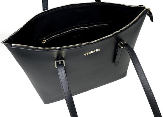 베르사체 버츄스 토트백 블랙 Lookbook 베르사체 버츄스 토트백 블랙