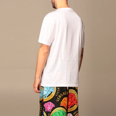 ヴェルサーチ 白 ロゴ グラフィック クルーネック 半袖 Tシャツ. A86893-A228806-A1001 Details for ヴェルサーチ 白 ロゴ グラフィック クルーネック 半袖 Tシャツ. A86893-A228806-A1001