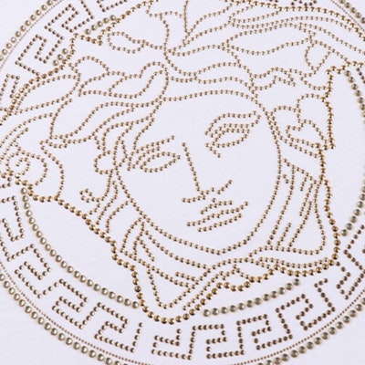 范思哲 白色美杜莎铆钉短袖T恤 A77987-A201952-A001 Sizing 范思哲 白色美杜莎铆钉短袖T恤 A77987-A201952-A001