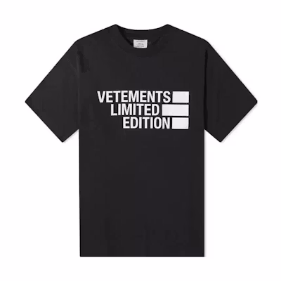 Vetements Black Crewneck T-Shirt with Letter Print. UE52TR150B-1611
