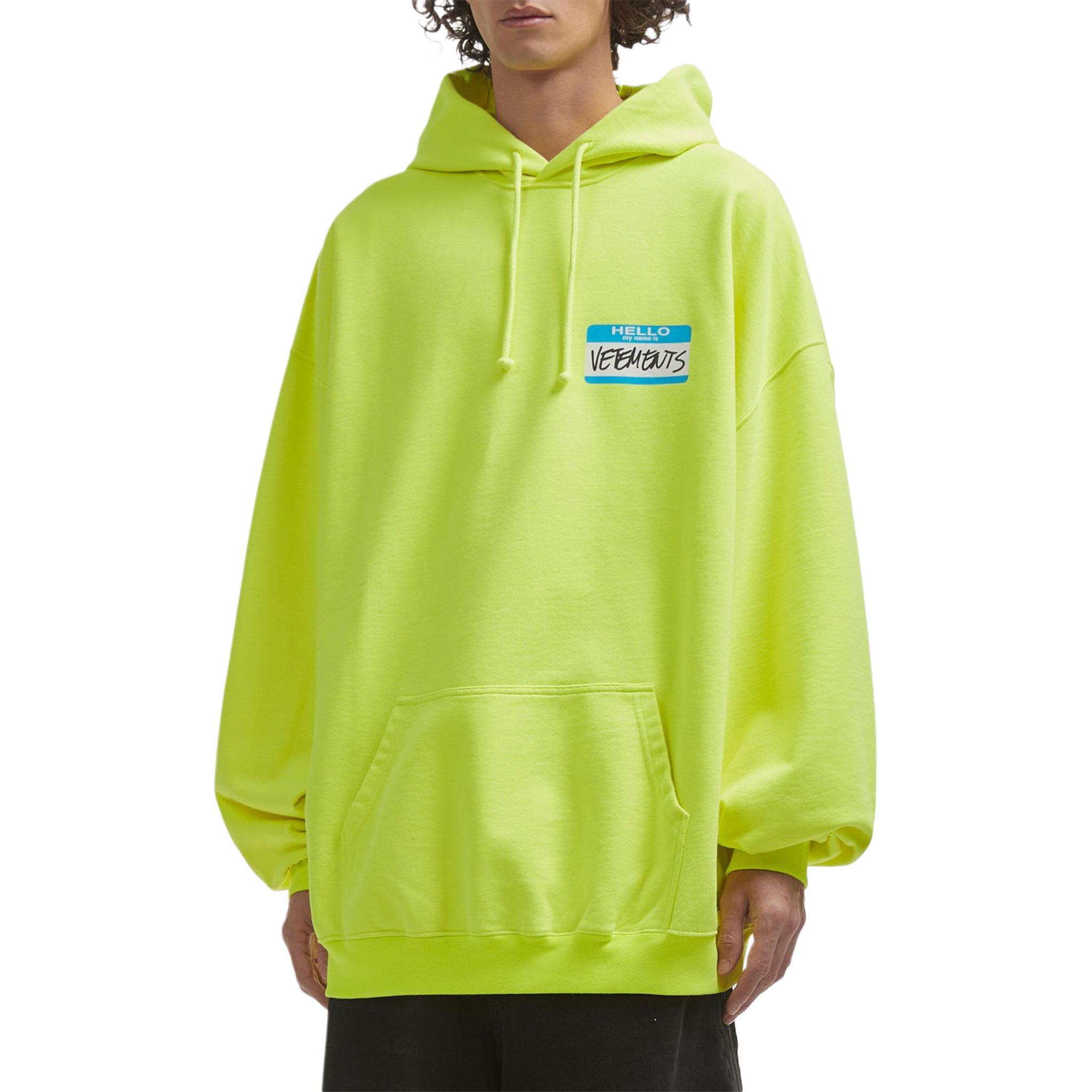 Shop 베트멍 형광 노란색 로고 프린트 오버사이즈 후디. UE64HD900Y-YELLOW