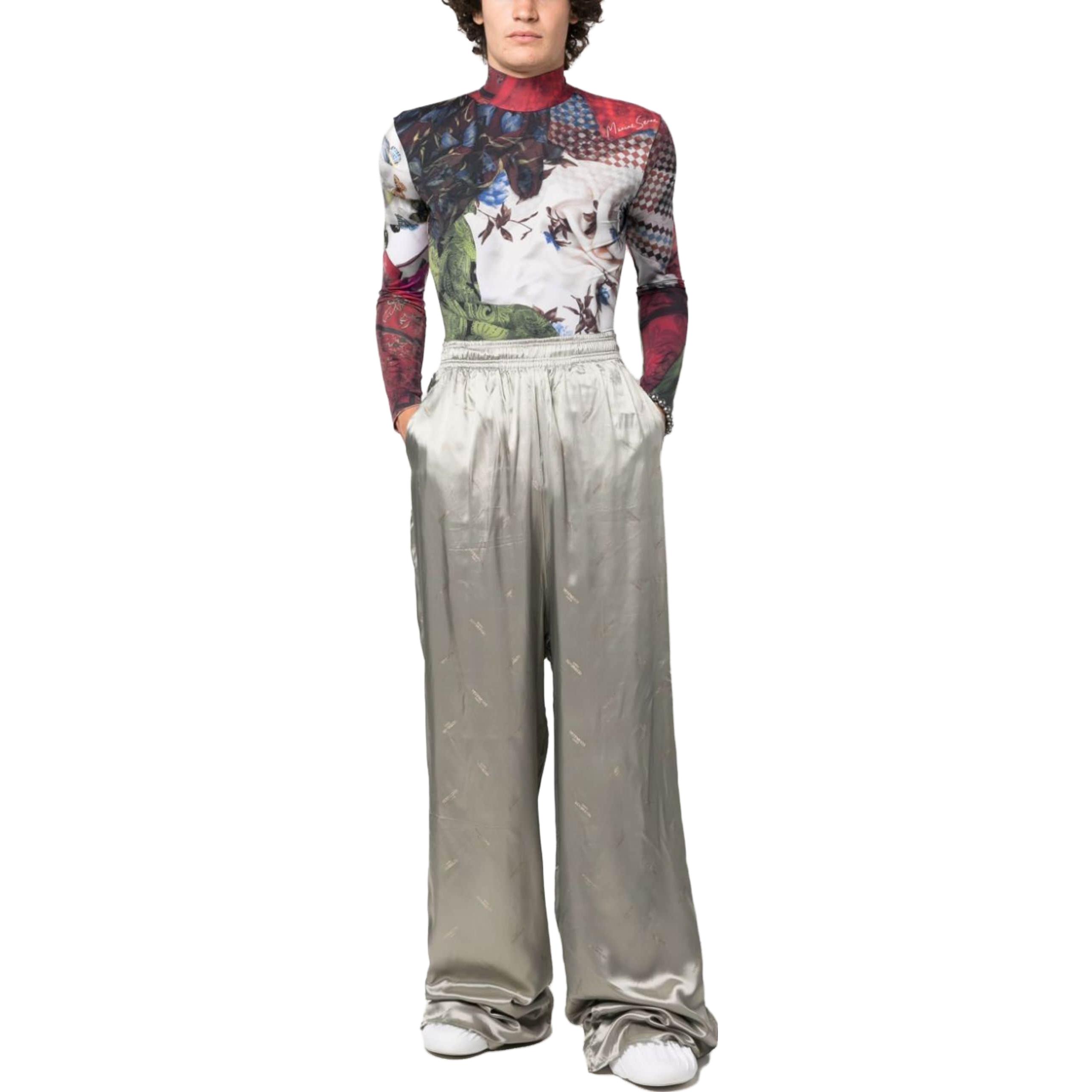 Lookbook ヴェトモン グロッシーグラデーションロゴプリント ワイドレッグリラックスパンツ ME63SP120S-GREY