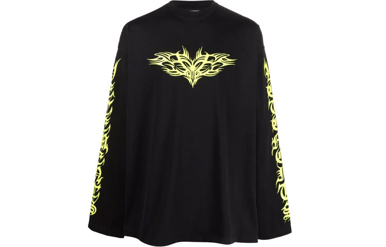 Order Vetements FW21 Baju Lengan Panjang Cetak Gothic Unisex Hitam. UA52TR590X-NERO