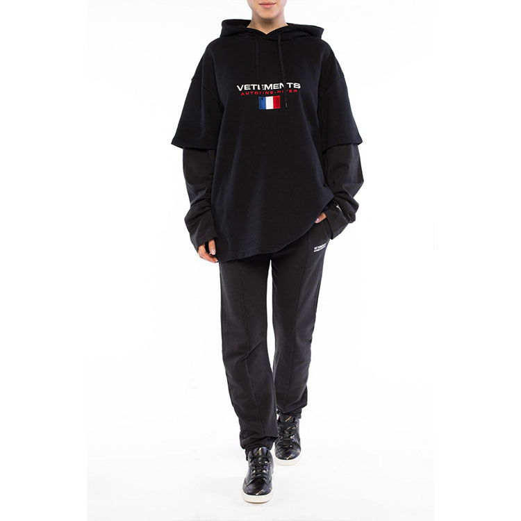 Purchase ヴェトモン FW21 ロゴ フーディー ユニセックス ブラック. WAH18TR10-BLACK