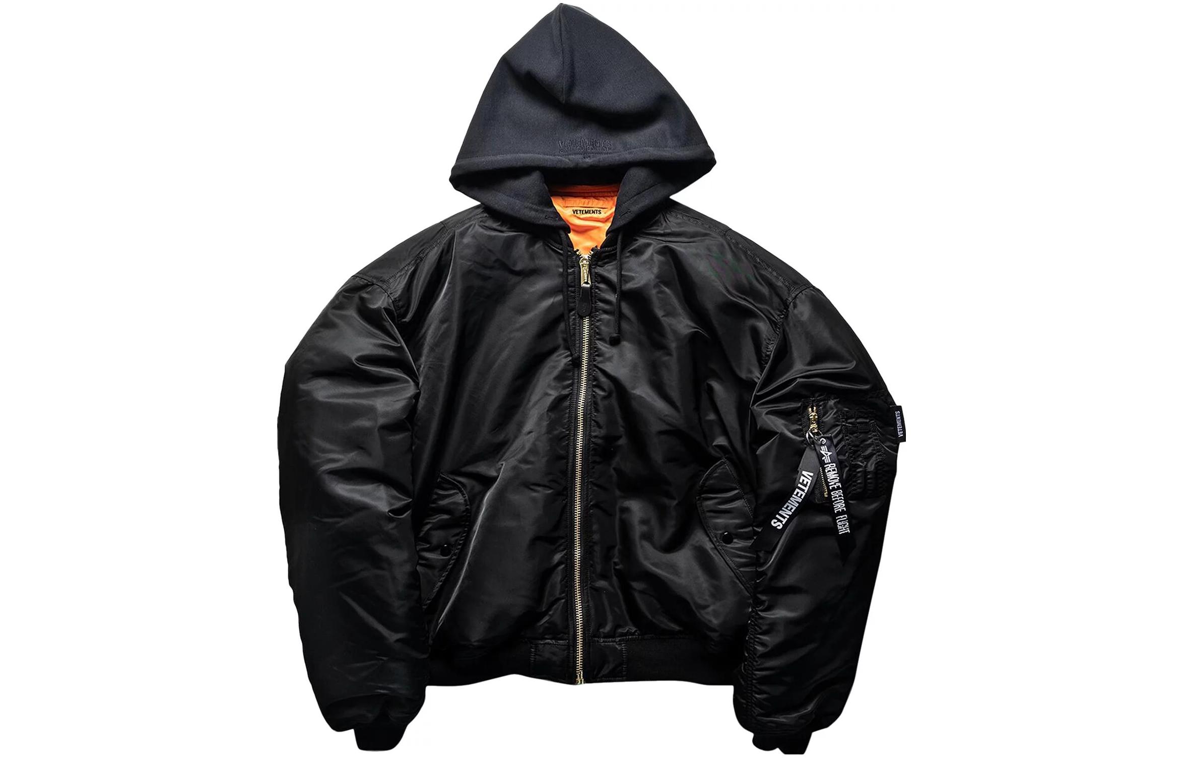 Vetements FW22 Black Solid Color Hooded Bomber Jacket UA53JA900B-BLAC