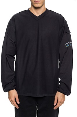 ヴェトモン FW22 Vネックプルオーバースウェットシャツ ブラック パッチバックデザイン MAH19TR203-BLACK Shop ヴェトモン FW22 Vネックプルオーバースウェットシャツ ブラック パッチバックデザイン MAH19TR203-BLACK