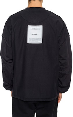 ヴェトモン FW22 Vネックプルオーバースウェットシャツ ブラック パッチバックデザイン MAH19TR203-BLACK Purchase ヴェトモン FW22 Vネックプルオーバースウェットシャツ ブラック パッチバックデザイン MAH19TR203-BLACK