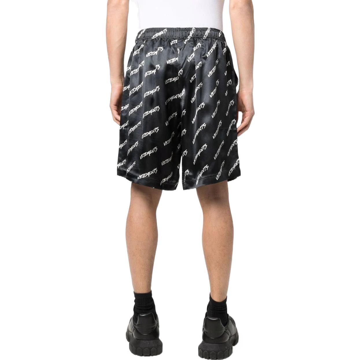 Purchase 베트멍 로고 프린트 엘라스틱 웨이스트 숏팬츠 유니섹스 블랙. UE52PA260W-2661