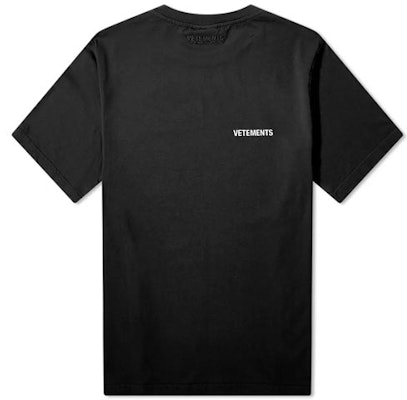 Vetements Baju-T Hitam Unisex Lengan Pendek Logo Kecil. UAH21TR501-BK Lookbook Vetements Baju-T Hitam Unisex Lengan Pendek Logo Kecil. UAH21TR501-BK