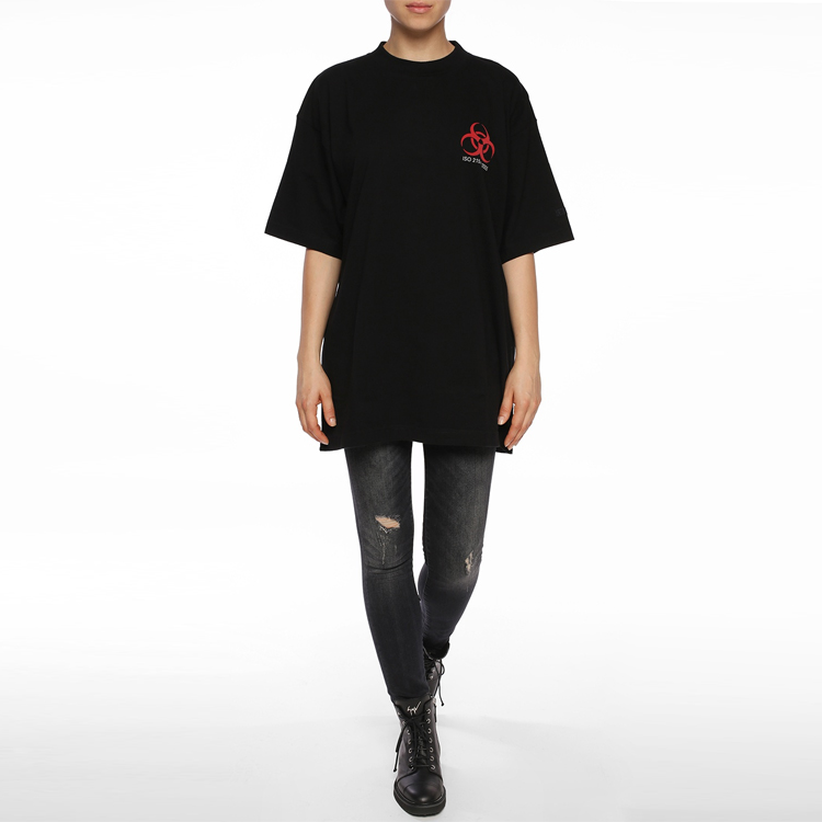 Lookbook Vetements SS21 Baju-T Hitam Oversaiz Lelaki dengan Grafik Cetakan. WAH18TR1-BLACK