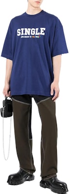 ヴェトモン SS22 ブルー レタープリント Tシャツ ショートスリーブ UE52TR190N Lookbook ヴェトモン SS22 ブルー レタープリント Tシャツ ショートスリーブ UE52TR190N