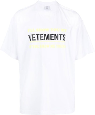 Vetements SS22 Logo Kemeja-T Lengan Pendek Unisex Putih UA53TR230W Order Vetements SS22 Logo Kemeja-T Lengan Pendek Unisex Putih UA53TR230W