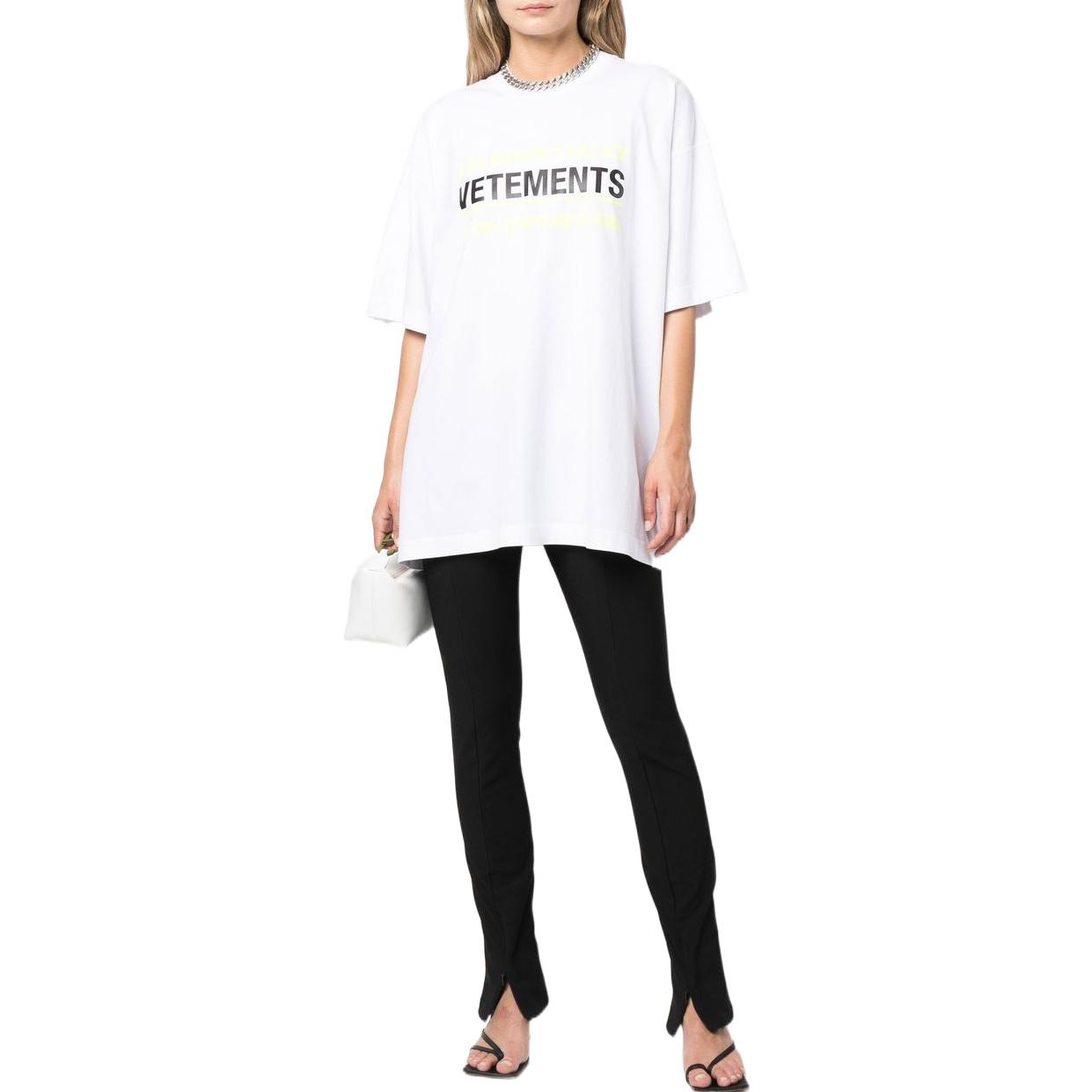Lookbook Vetements SS22 Logo Kemeja-T Lengan Pendek Unisex Putih UA53TR230W