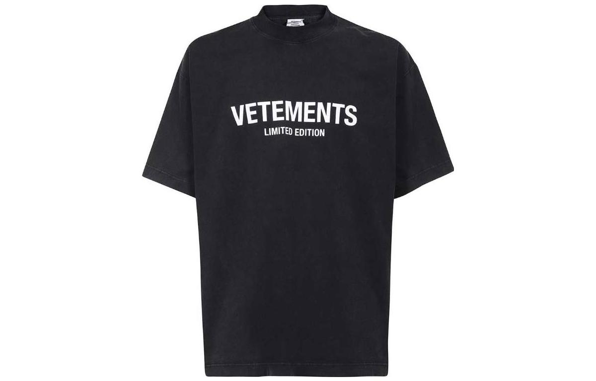 Vetements SS23  Black Crewneck Letter Print T-Shirt. UE63TR720XWASHDBLACK