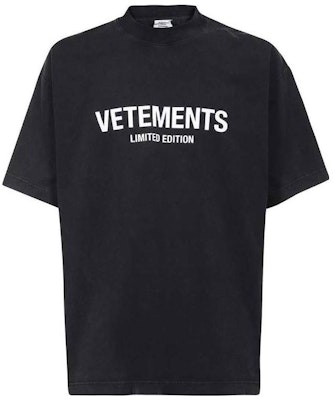 베트멍 SS23 블랙 크루넥 레터 프린트 티셔츠. UE63TR720XWASHDBLACK Order 베트멍 SS23 블랙 크루넥 레터 프린트 티셔츠. UE63TR720XWASHDBLACK