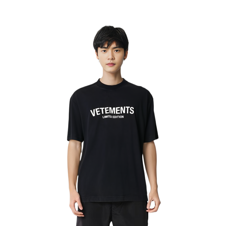 Details for 베트멍 SS23 블랙 크루넥 레터 프린트 티셔츠. UE63TR720XWASHDBLACK