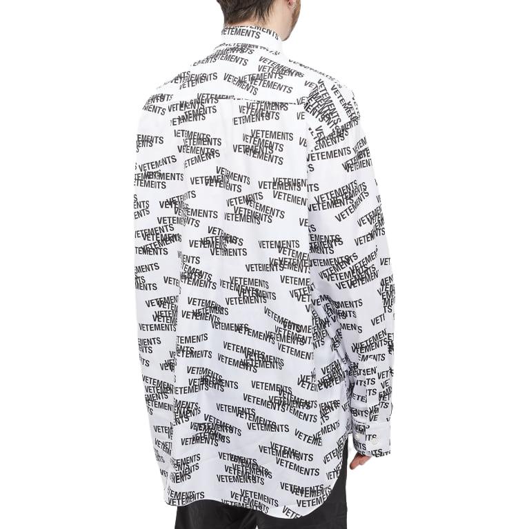 Shop 베트멍 SS23 올오버 레터 프린트 루즈핏 화이트 긴팔 셔츠 UE63SH161W-WHITE
