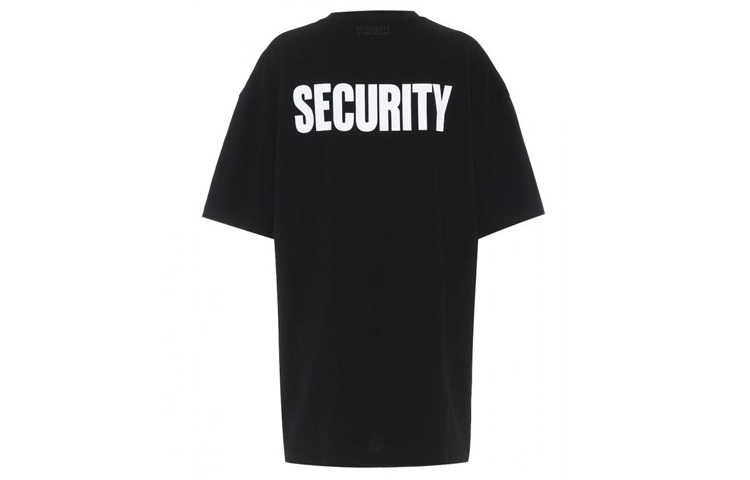 Order Vetements Unisex Tee Hitam Lengan Pendek Cetakan Huruf Dada dan Belakang. UAH21TR510