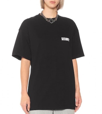 Vetements Unisex Tee Hitam Lengan Pendek Cetakan Huruf Dada dan Belakang. UAH21TR510 Shop Vetements Unisex Tee Hitam Lengan Pendek Cetakan Huruf Dada dan Belakang. UAH21TR510