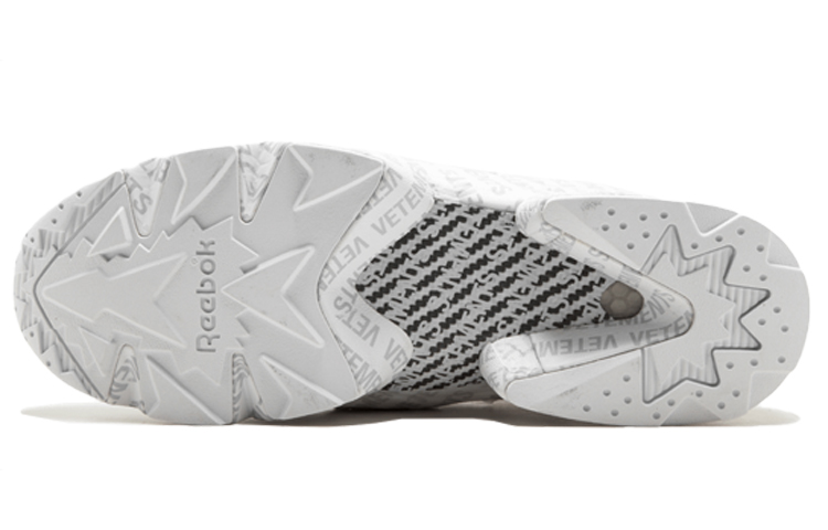 Details for Vetements x Reebok InstaPump Fury '表情符號' CN3765