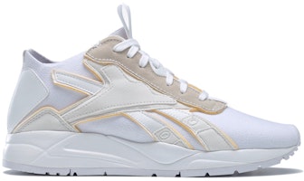 Victoria Beckham x Reebok Bolton Sock Low 'Putih' FU7553 Lookbook Victoria Beckham x Reebok Bolton Sock Low 'Putih' FU7553