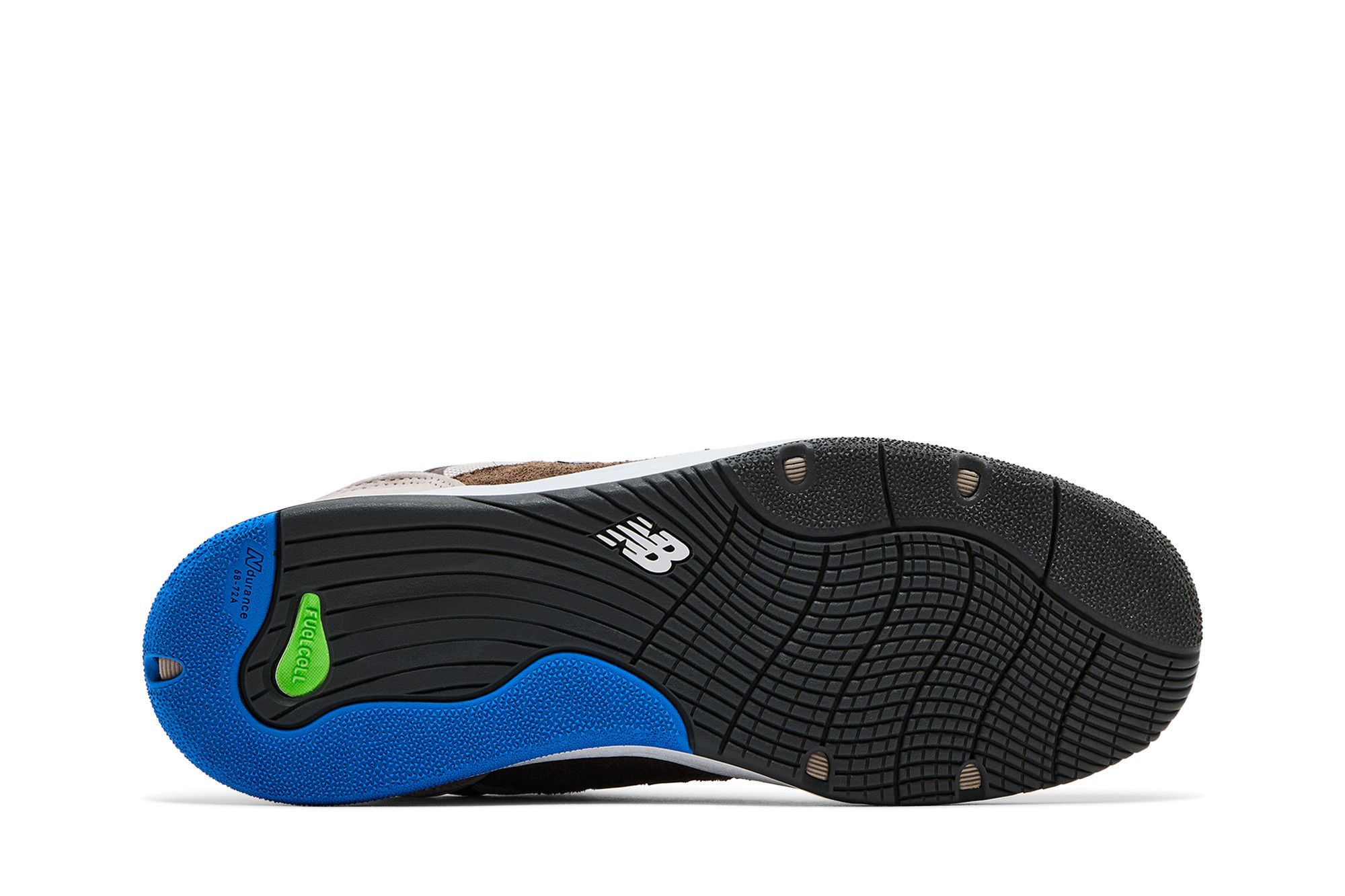 Shop ヴィレッジサイキック x チアゴ・レモス x ニューバランス 1010 'フォレストマジック' NM1010SV