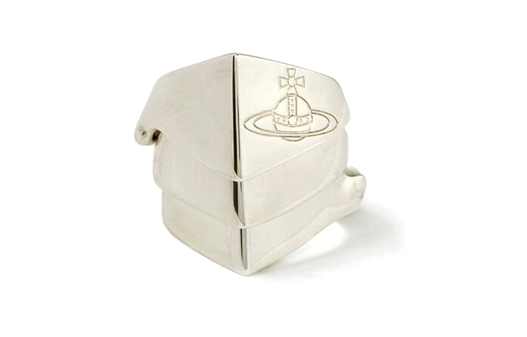Lookbook Anillo de Plata 925 Vivienne Westwood Knuckleduster - Diseño Unisex para Parejas. 64010002W004W004