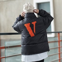 Jaket Musim Dingin Unisex VLONE Classic Big V Logo Bordir Hitam Orange. VLCT21002 5