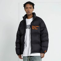 Jaket Musim Dingin Unisex VLONE Classic Big V Logo Bordir Hitam Orange. VLCT21002 Purchase Jaket Musim Dingin Unisex VLONE Classic Big V Logo Bordir Hitam Orange. VLCT21002