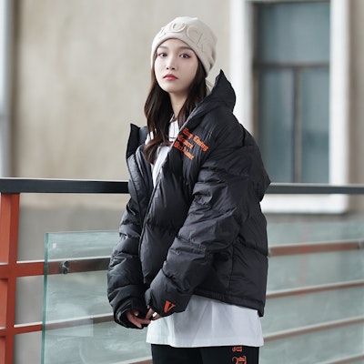 Jaket Puff VLONE Classic Big V Logo Hitam Oren Unisex Musim Sejuk. VLCT21002 2