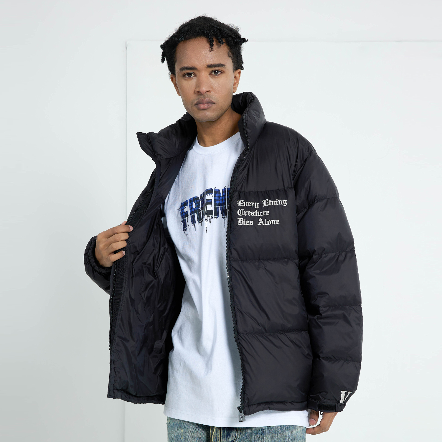 Shop Jaket Musim Dingin VLONE Classic V Logo Unisex Hitam Perak Puffer Bordir VLCT21002