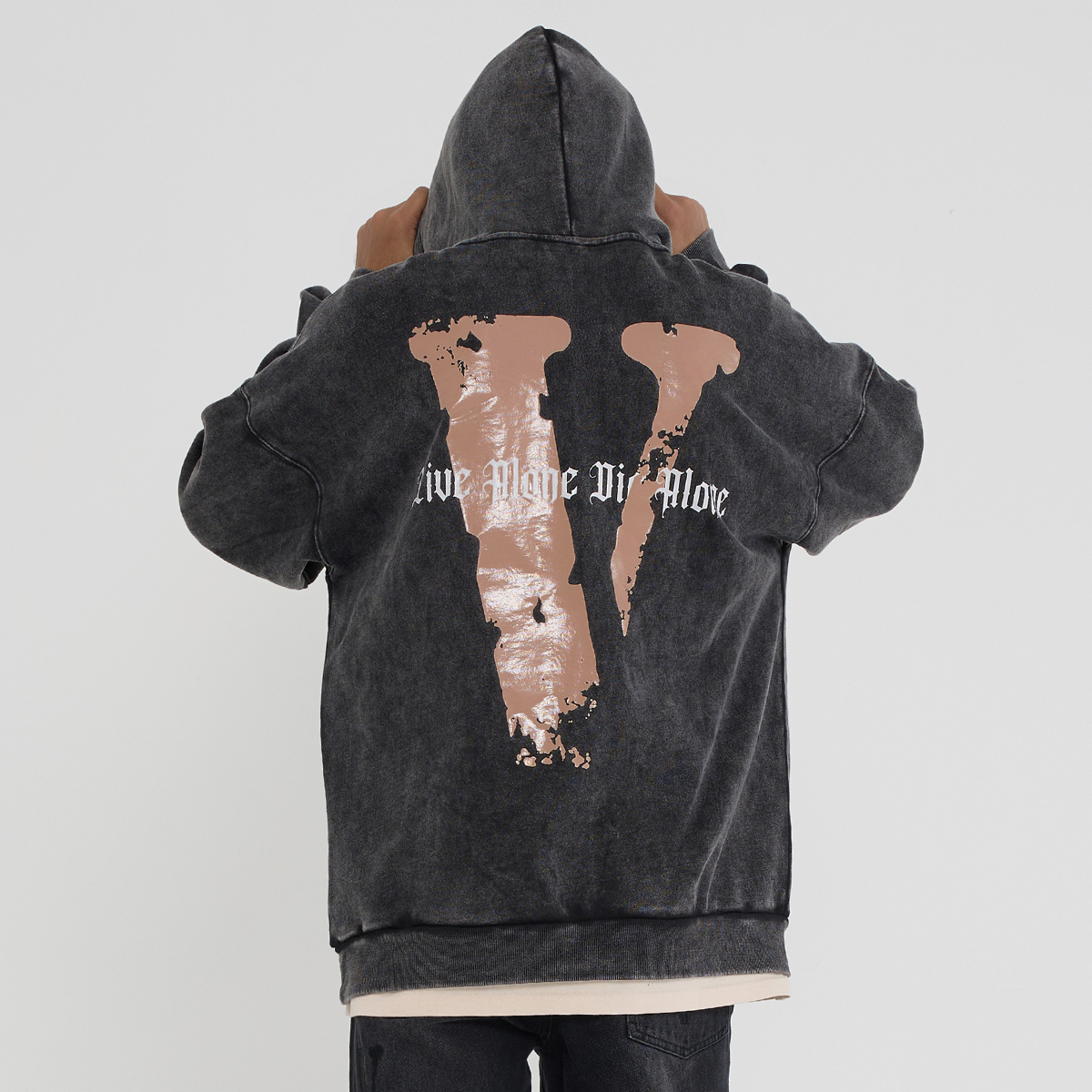 Details for Vlone 復古大Logo水洗寬鬆連帽衫 男女通用 VLHD24003-BK